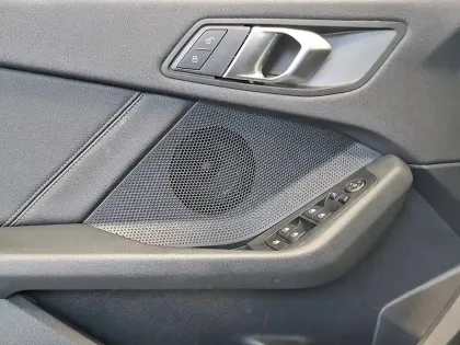 Photo 36 BMW Serie 1 116i 109 ch