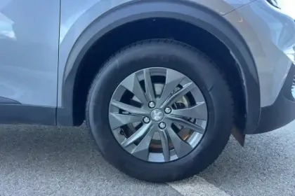 Photo 13 Peugeot 2008  PureTech 130 S&S BVM6