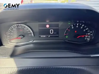 Photo 11 Peugeot 2008  PureTech 100 S&S BVM6
