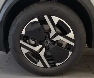 Photo 11 Peugeot 2008  Hybrid 145 e-DCS6