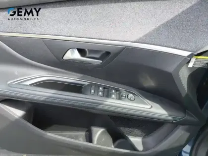 Photo 11 Peugeot 5008  PureTech 130ch S&S EAT8