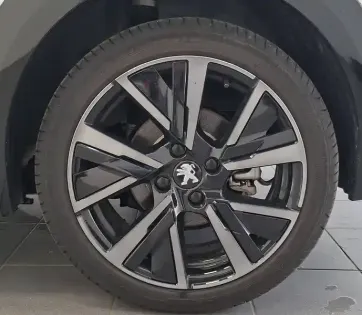 Photo 18 Peugeot 208  Electrique 50 kWh 136ch