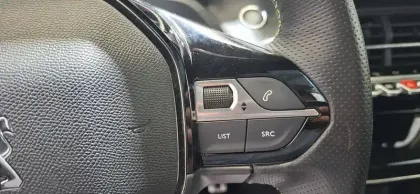 Photo 33 Peugeot 208  Electrique 50 kWh 136ch