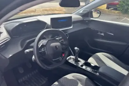 Photo 8 Peugeot 208  PureTech 100 S&S BVM6