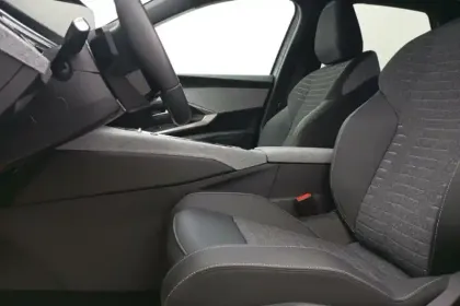 Photo 12 Peugeot 3008  Hybrid 136 e-DCS6
