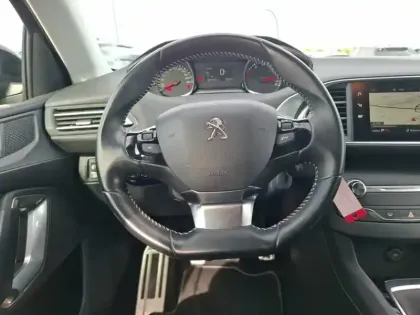 Photo 8 Peugeot 308  PureTech 110ch S&S BVM6