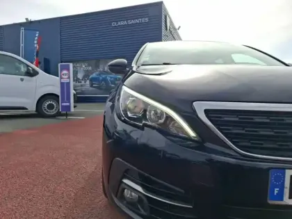 Photo 15 Peugeot 308  PureTech 110ch S&S BVM6