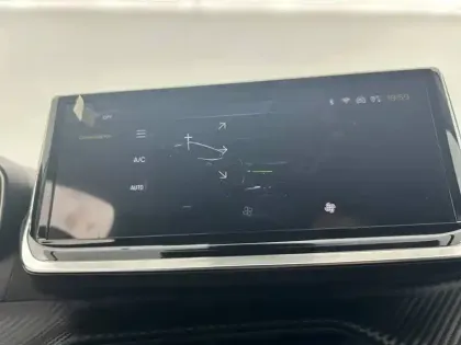 Photo 87 Peugeot 208  Hybrid 100 e-DCS6