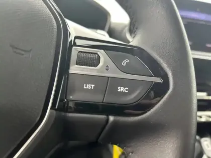 Photo 84 Peugeot 208  Hybrid 100 e-DCS6