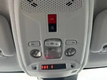 Photo 80 Peugeot 208  Hybrid 100 e-DCS6
