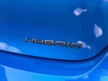Photo 34 Peugeot 208  Hybrid 100 e-DCS6