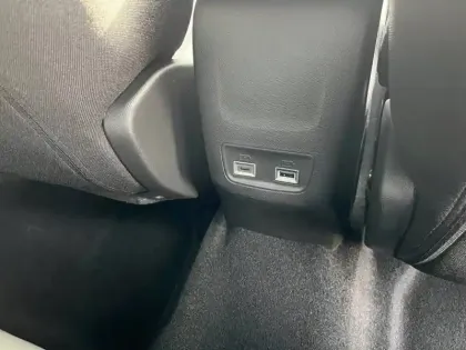 Photo 44 Peugeot 208  Hybrid 100 e-DCS6