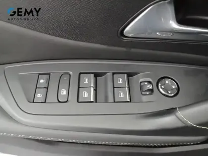 Photo 11 Peugeot 308  PHEV 180 e-EAT8