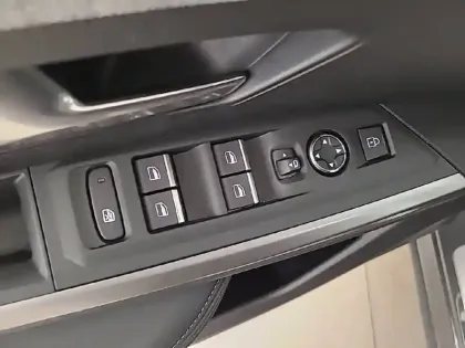 Photo 24 Peugeot 3008  Electrique 210 ch 73 kWh