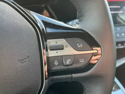 Photo 44 Peugeot 308  Hybrid 136 e-DCS6
