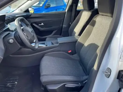 Photo 32 Peugeot 308  Hybrid 136 e-DCS6