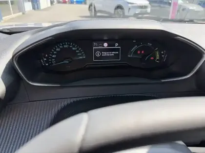 Photo 9 Peugeot 2008  Hybrid 110 e-DCS6
