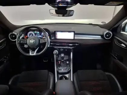 Photo 17 Alfa Romeo Tonale  1.3 Hybride Rechargeable PHEV 280ch AT6 Q4