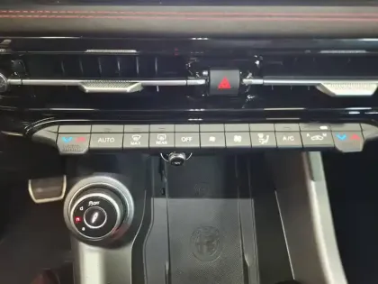 Photo 27 Alfa Romeo Tonale  1.3 Hybride Rechargeable PHEV 280ch AT6 Q4