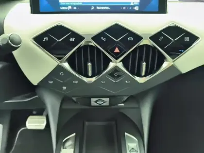 Photo 12 DS DS 3 DS3 Crossback PureTech 155 EAT8 Grand Chic