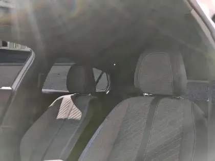 Photo 24 Peugeot 2008  PureTech 100 S&S BVM6 Allure