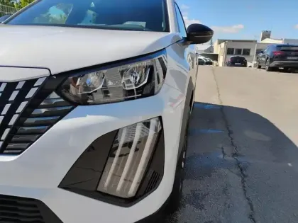 Photo 13 Peugeot 2008  PureTech 100 S&S BVM6 Allure