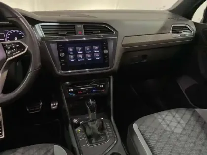 Photo 9 Volkswagen Tiguan 2.0 TDI 150ch DSG7 R-Line