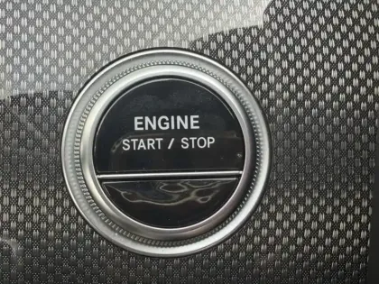Photo 19 Mercedes Classe C  300 e Hybrid EQ Berli