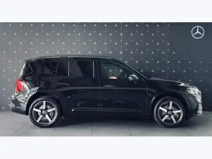 Photo 5 Mercedes GLB 200 AMG Line
