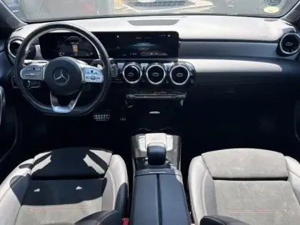 Photo 10 Mercedes Classe A A 200 d Compacte