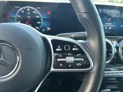 Photo 13 Mercedes GLB 200 d Business Line