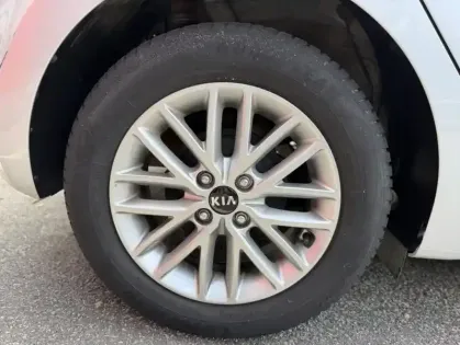 Photo 15 Kia Rio 1.0L T-GDi 100 ch ISG Design