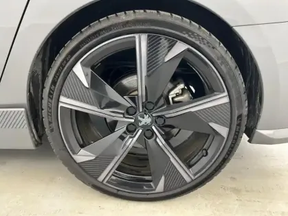 Photo 19 Peugeot 508 HYBRID4 360ch e-EAT8 PEUGEOT SPORT ENGINEERED
