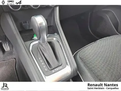 Photo 10 Renault Captur  1.6 E-Tech hybride 145ch Techno Fast Track