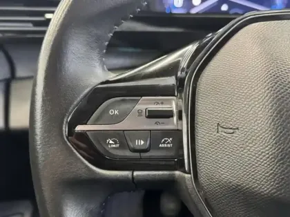 Photo 11 Peugeot 308  1.5 BlueHDi 130ch S&S Allure Pack