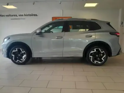 Photo 6 Volkswagen Tiguan  1.5 eTSI 150ch R-Line Edition DSG7
