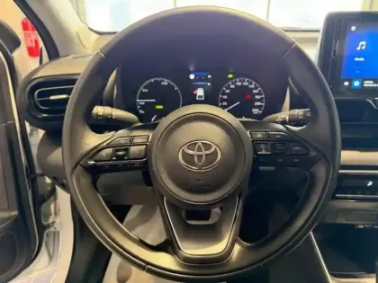 Photo 5 Toyota Yaris  116h Dynamic 5p MY25