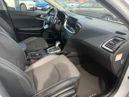 Photo 9 Kia Xceed  1.6 GDi 105ch + Plug-In 60.5ch Design DCT6 MY22