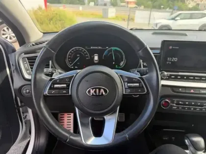 Photo 13 Kia Xceed  1.6 GDi 105ch + Plug-In 60.5ch Design DCT6 MY22