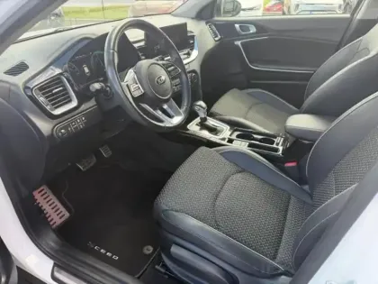 Photo 8 Kia Xceed  1.6 GDi 105ch + Plug-In 60.5ch Design DCT6 MY22