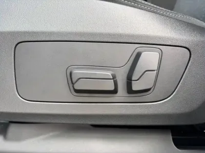 Photo 11 BMW X1  ieDrive20 204ch
