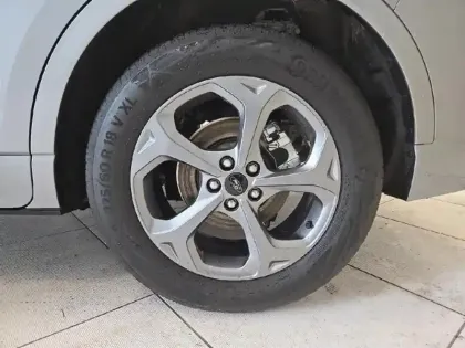 Photo 10 Ford Kuga  2.5 Duratec 180ch Hybrid FlexiFuel ST-Line Powershift