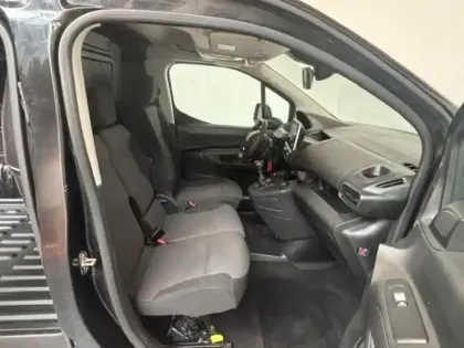 Photo 10 Peugeot Partner  Standard 650kg BlueHDi 100 Asphalt Camera GPS Attelage