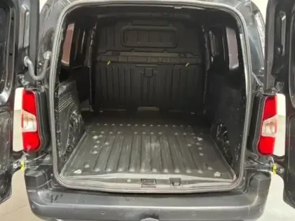 Photo 8 Peugeot Partner  Standard 650kg BlueHDi 100 Asphalt Camera GPS Attelage