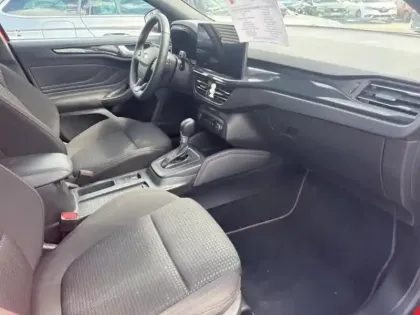 Photo 10 Ford Focus  SW 1.0 Flexifuel mHEV 125 ch ST-Line X Powershift
