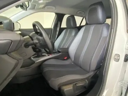 Photo 8 Peugeot 2008  1.2 PureTech 100ch S&S Allure Pack