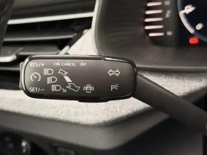 Photo 12 Skoda Kamiq  1.0 TSI Evo 2 116ch Clever Edition