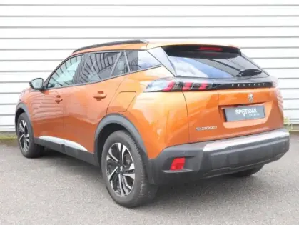 Photo 6 Peugeot 2008  e- 136ch Allure