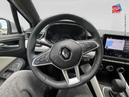 Photo 11 Renault Clio  1.6 E-Tech hybride 140ch Intens -21N