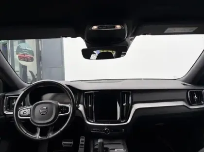 Photo 9 Volvo V60  B4 197ch R-Design Geartronic 8